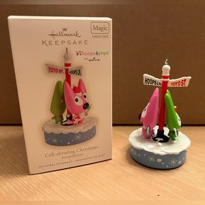 Hallmark Keepsake Ornament. Hoops & YoYo. Cell-ebrating Christmas. QXG6304.